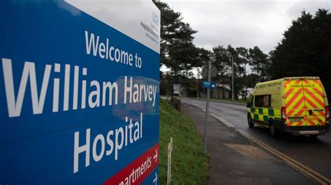 William Harvey Hospital withdraws gas and air for women in labour - BBC News