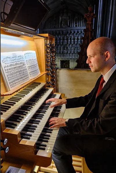 Magdalen College: Bach Organ Recitals (Alexander Pott) | Faculty of Music