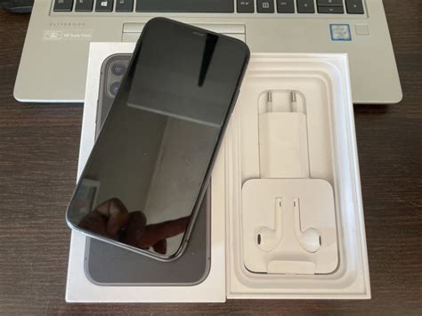 IPHONE 11 BLACK 64GB Top Stanje Original Oprema