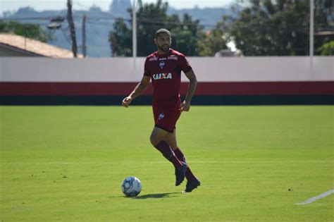 Atl Tico Go Encaminha Retorno Do Zagueiro Lucas Rocha Que Deve Estrear