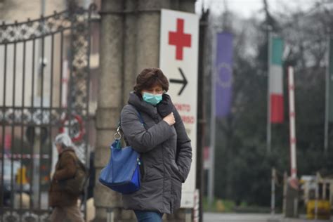 Mascherine Prosegue L Obbligo Negli Ospedali E Rsa Lega Nerd