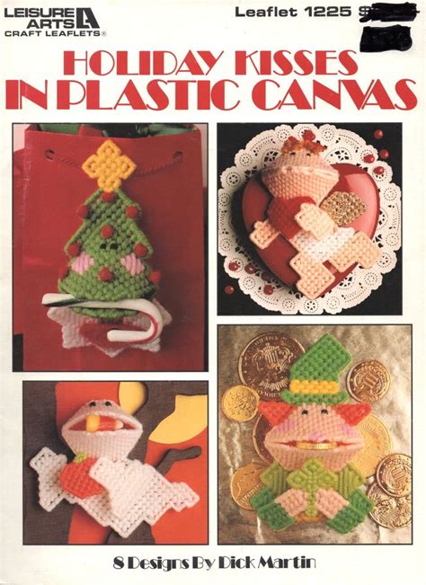 Holiday Kisses In Plastic Canvas Squeezums Patterns Leisure Arts Plastic Canvas Crafts