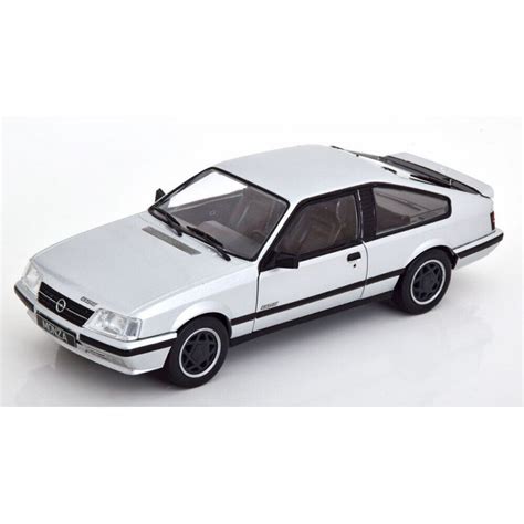 Opel Monza A2 GSE 1983 Silver WhiteBox WB124156O Miniatures Autos Motos