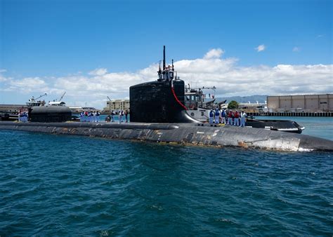 DVIDS - Images - USS North Carolina Returns from Deployment [Image 7 of 39]