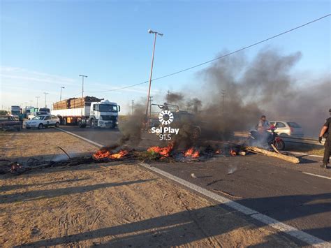 Vecinos De Santa Rosa De Lima Cortan El Tr Nsito En Circunvalaci N