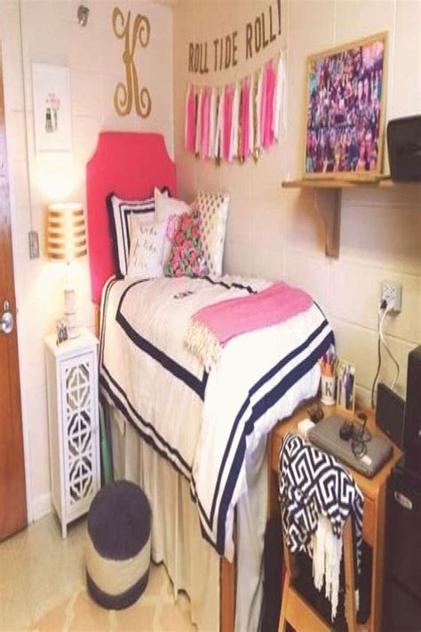 25 Preppy Dorm Rooms To Copy Society19 Show Your School Pride With Diy