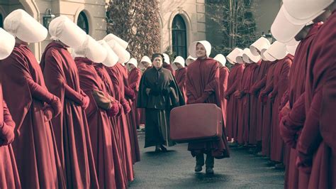 Poster The Handmaids Tale La Servante écarlate Saison 1 Affiche 24 Sur 37 Allociné