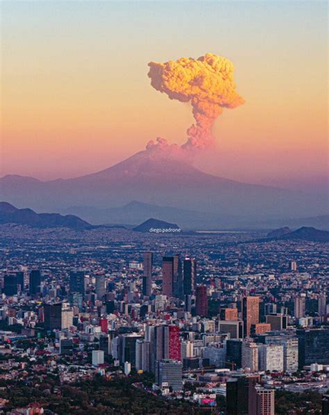 Chilango Volcán Popocatépetl Lanza Impresionante Fumarola Visible