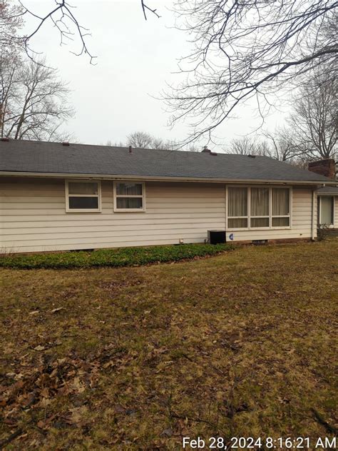 25036 Heather Ln, Richmond Hts, OH 44143