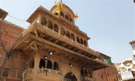 Planning To Build A Corridor At Banke Bihari Temple In Mathura Up Govt