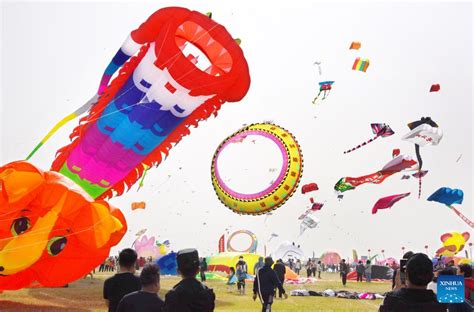 Shandong Cina Al Via La Gara Di Volo Degli Aquiloni Del 40 Festival