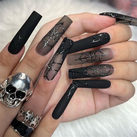 Best Halloween Nails Inspo That Are Pretty Spooky Kaynuli Artofit