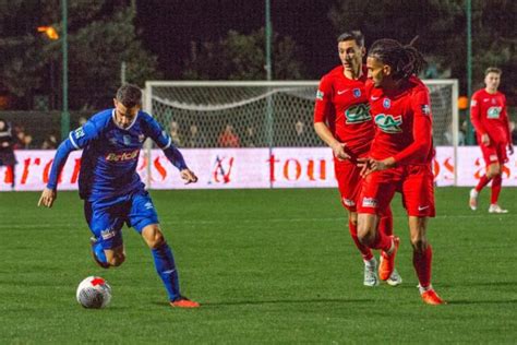 Coupe De France L En Avant Guingamp S En Sort Sur La Pelouse De Saint