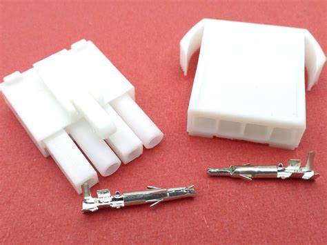 2 8mm 4 Way White CCM 12v Motorcycle Wiring Loom Cable Connector