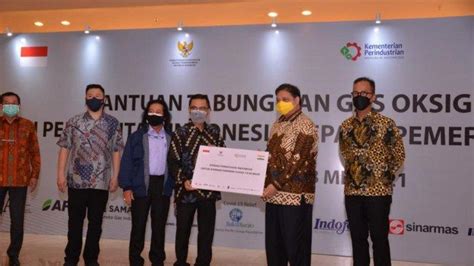 Airlangga Lepas Pengiriman Bantuan Tabung Oksigen Tahap Kedua Untuk