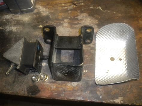 2002 LAND ROVER DISCOVERY TRANSMISSION MOUNT