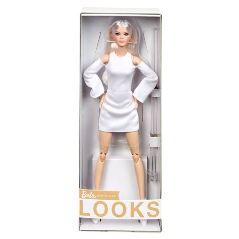 Barbie Signature Looks Doll Tall Blonde ToyFigz