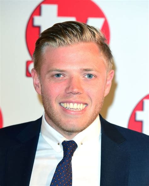 Rob Beckett wife: How long have Rob and wife Louise been together? - Big World Tale