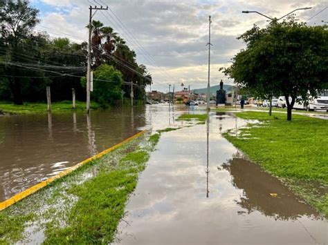 Las Lluvias No Dan Tregua A Salvaterrenses Fuerte Aguacero Vuelve A