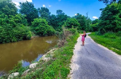 25 Best Raleigh Trails For Hiking, Biking, Or A Stroll