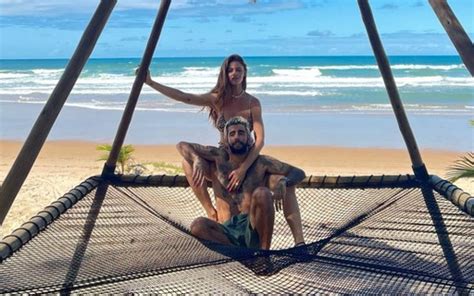 Gr Vida Do Primeiro Filho Cintia Dicker Curte Praia Na Bahia Ao Lado