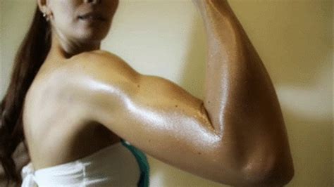 Flexing My Biceps The Lesley Fox Supremacy Clips4sale