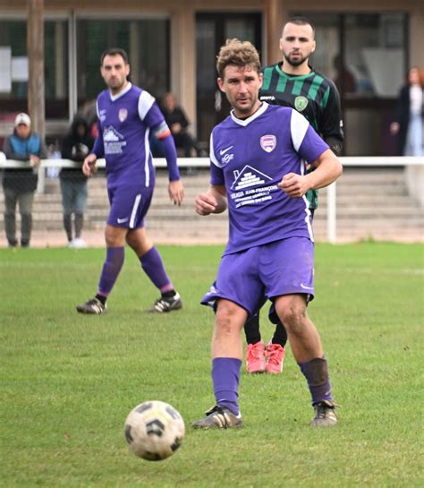 Football Régionale 3 Saint Sernin Du Bois Signe Sa 1ère Victoire