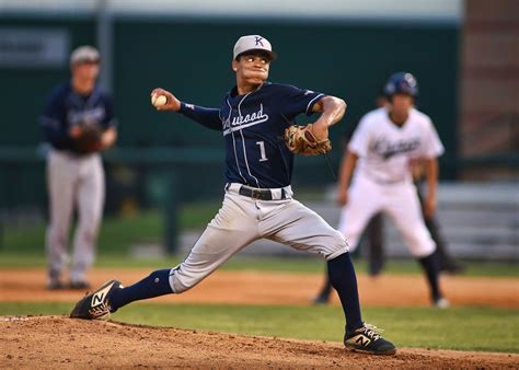 Masyn Winn of Kingwood attacks on the pitcher’s mound - DefenderNetwork.com