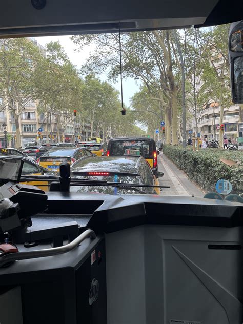 Barcelona Airport Transport: How to Get from BCN to City Center in 2025