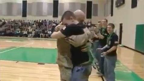 7 Emotional Parent Reunions | Military.com