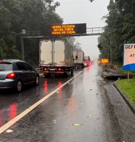 Chuvas subida da Serra de Petrópolis BR 040 continua interditada