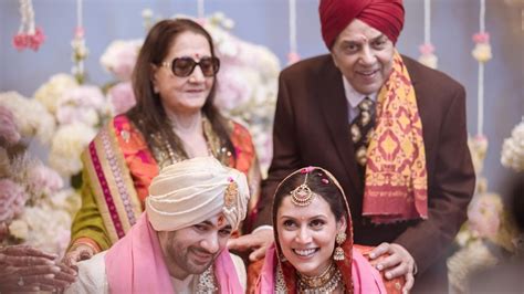 Dharmendra Smiles Poses With First Wife Prakash Kaur In Unseen Pics