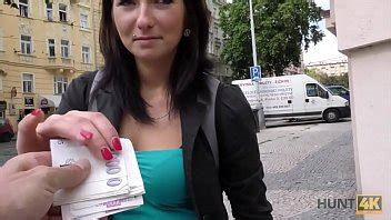 Hombre Paga Atractivo Turista Por Rapidito En Su Casa XVIDEOS