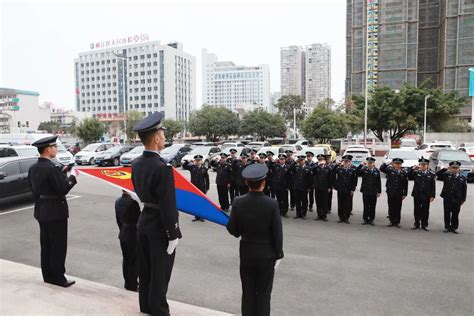 你好，警察节！我们是柳江法院司法警察澎湃号·政务澎湃新闻 The Paper