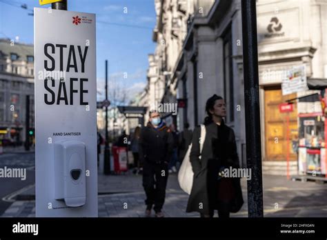 Stay Safe Sign Hi Res Stock Photography And Images Alamy