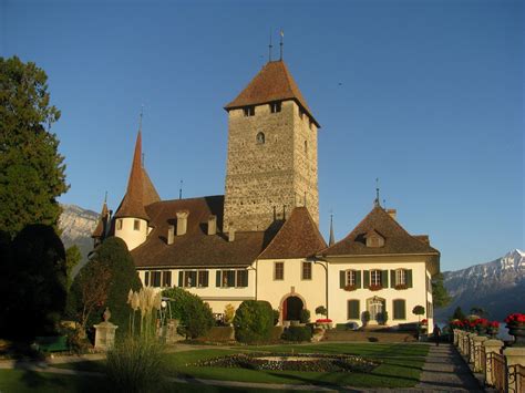 Schloss Spiez Château Castle 10 Jahrhundert im D Flickr