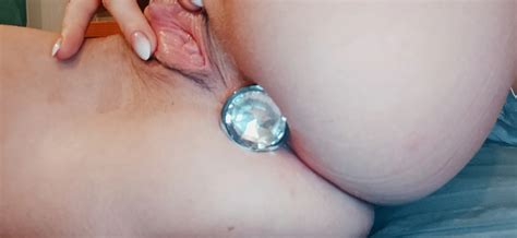 New Anal Plug 2 Pics XHamster