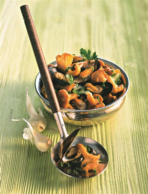 Recette Fricass E De Moules Et Girolles Marie Claire