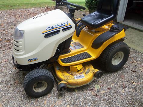 2006 Cub Cadet Lt1042 Lawn And Garden And Commercial Mowing John Deere