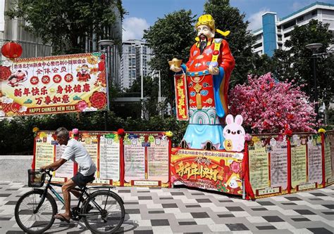 CNY decorations in full swing : r/SingaporeRaw