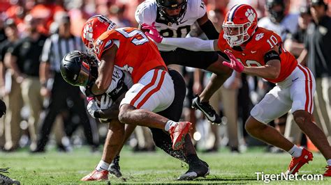 Clemson Football Photo Of Jeremiahtrotterjr And Wake Forest Tigernet