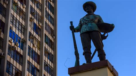 Triunfo do racismo diz historiador sobre Estátua do Bandeirante em