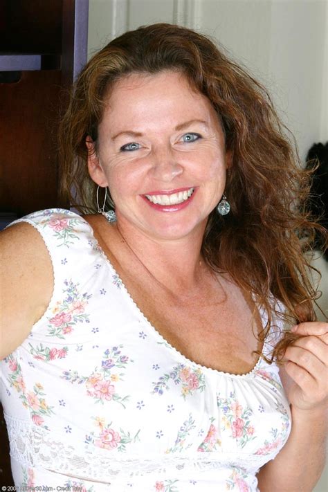 Mature Babe Stripping Nude And Spreading Her Pussy Porn Pictures XXX Photos Sex Images