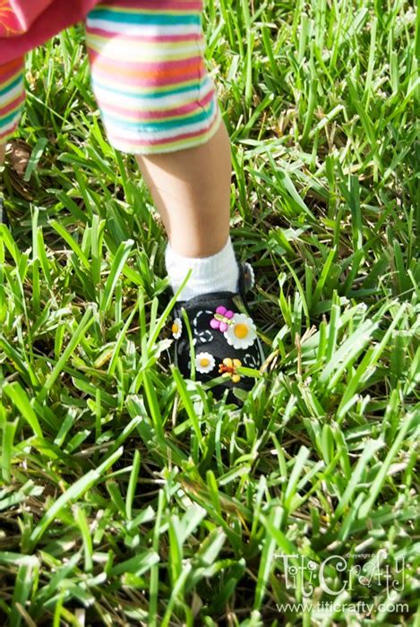 Diy Daisy And Butterfly Embellished Shoes The Crafting Nook