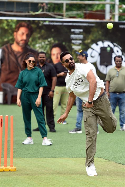 Abhishek Bachchan Saiyami Kher Angad Bedi Playing Cricket Match To