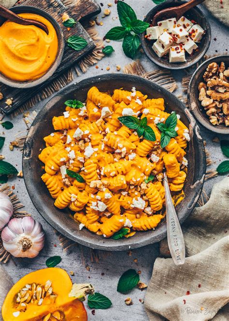 Pasta Mit K Rbis Sauce Schnell Und Einfach Mit Feta Und Waln Ssen