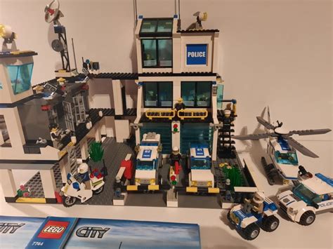 LEGO - City - 7744+7741 - Politiebureau +Politiehelikopter + 2 extra ...