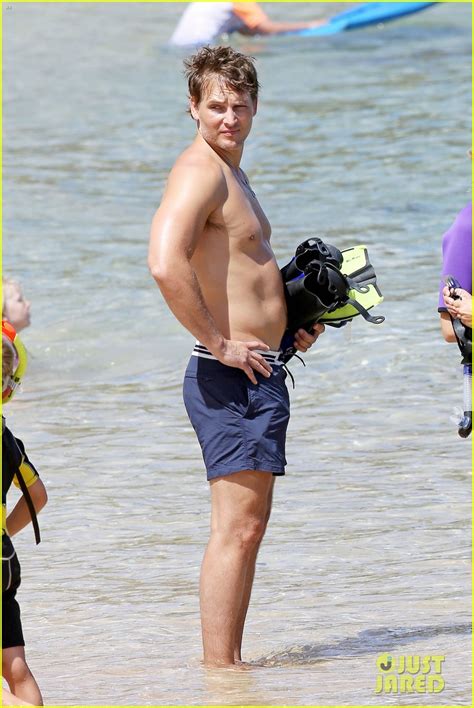 Photo: odyssey peter facinelli buff beach dude hawaii 05 | Photo 3154712 | Just Jared ...