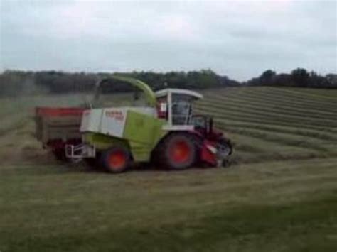 Ensilage D Herbe Avec Une Claas Vid O Dailymotion