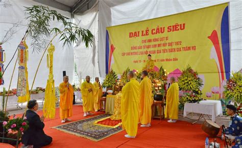 Hà Nội Hình ảnh lễ cầu siêu các anh hùng Liệt sỹ trong lễ kỷ niệm 50